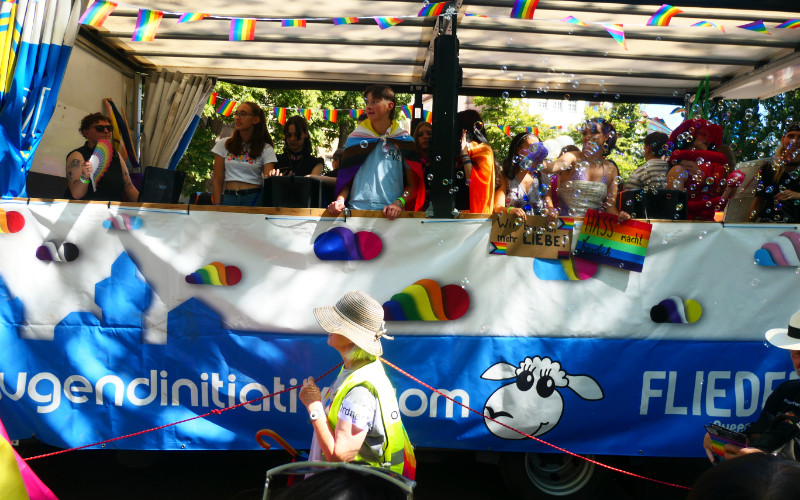 CSD-Truck der Fliederlich-Jugendinitiative